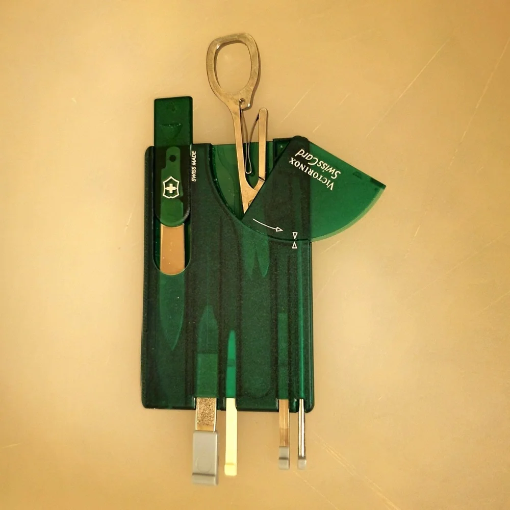 VICTORINOX SwissCard with six tools in translucent emerald - Picture 3 of 6